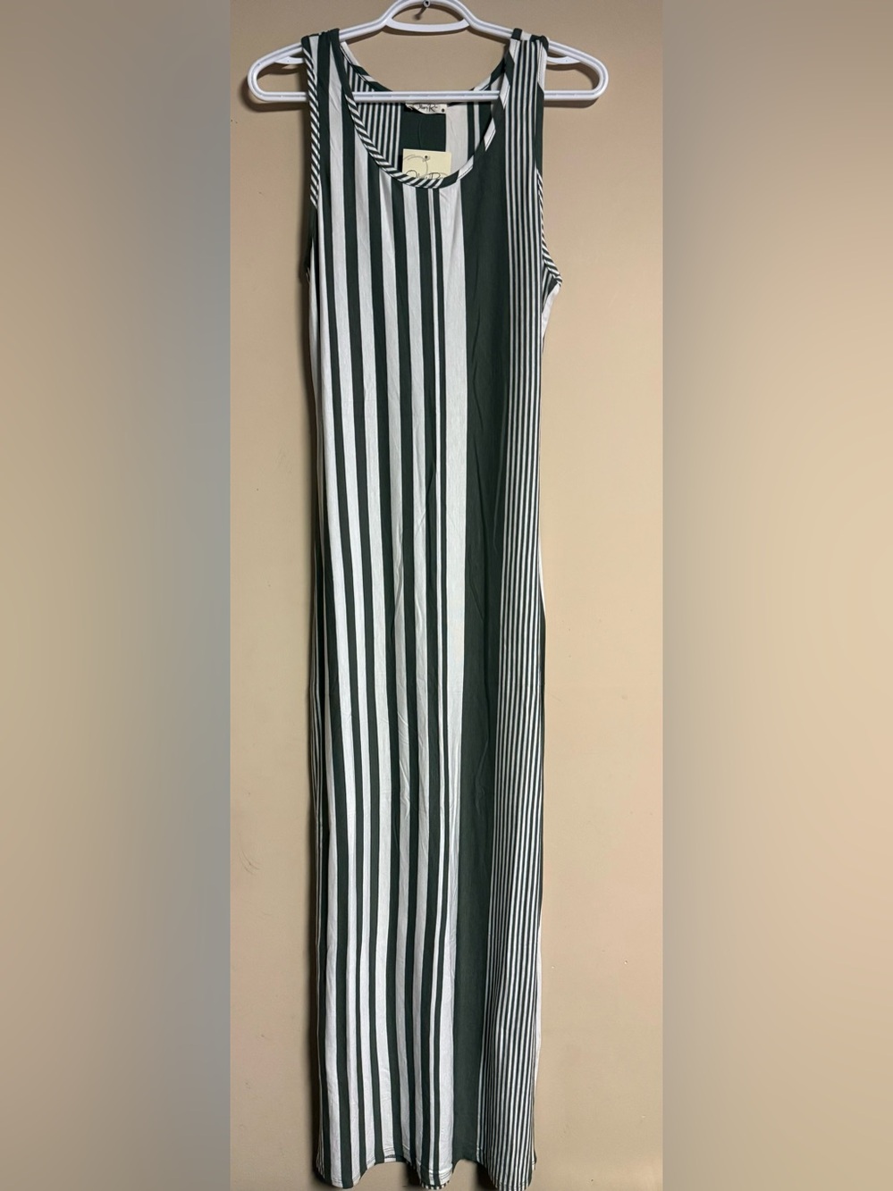 NWT Olivia Rae Striped 
Maxi Dress
Size Small